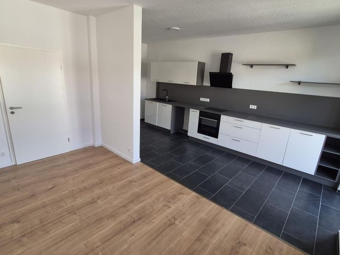 + + + komplett sanierte 3-Zimmer Wohnung mit Einbauküche und Balkon + + + – Foto 1