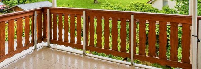 Charmante Altbauwohnung mit grünem Balkon & hohen Decken