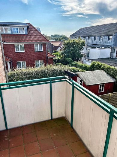 Wangerooge: mieszkanie wakacyjne z 2 balkonami – 100 m od plaży – bez prowizji – Balkon