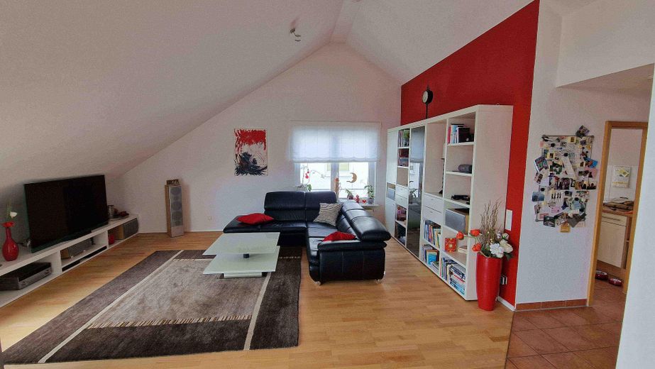 Gepflegte 3 1/2-Zimmer-DG-Wohnung mit gehobener Ausstattung und EBK in Rutesheim - provisionsfrei! – Wohnen | Westfenster