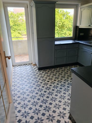 Küche mit Balkon