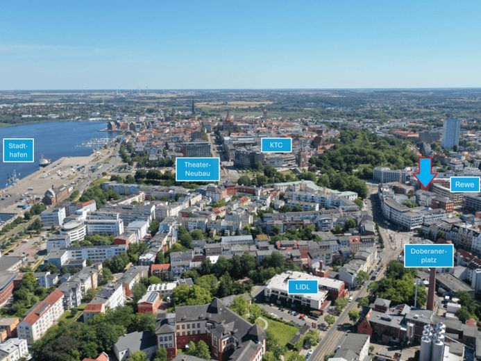 Top 6-Zimmer Büro-/Praxisfläche in Rostocks KTV, direkt gegenüber REWE – hell, zentral, 2 Balkone – Foto 1