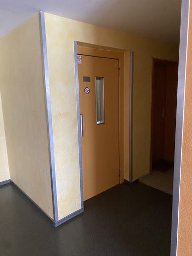 Sehr gepflegte 1-Zimmer-Wohnung in Sindelfingen Goldberg, 300m zur S-Bahnhaltestelle, von Privat – Aufzug