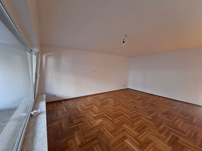 Ampio appartamento di 2 locali con balcone e parquet – ca. 91 m² in posizione centrale a Schotten – Foto 1