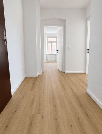 Erstbezug nach Sanierung: Helle Wohnung mit moderner Ausstattung – Foto 2