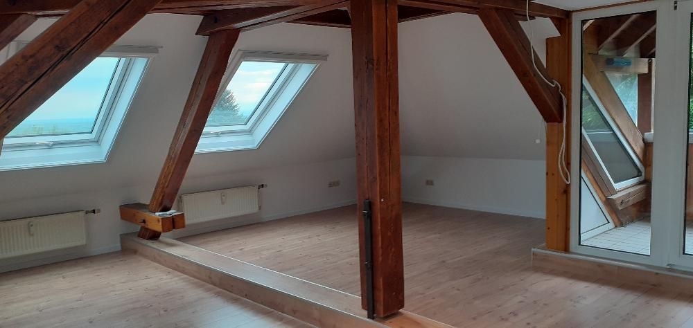 Schicke, gemütliche Dachgeschosswohnung in ruhiger Lage – Wohn- Essbereich