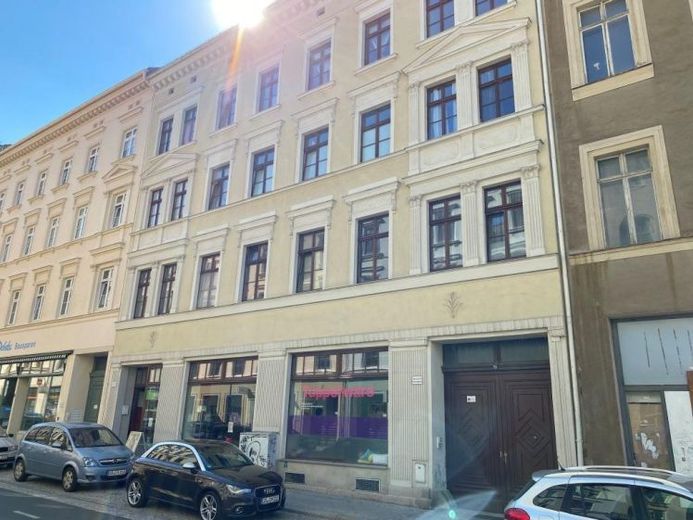 PROVISIONSFREI ! STILVOLLES MEHRFAMILIENHAUS 100% VOLL VERMIETET – फोटो 1
