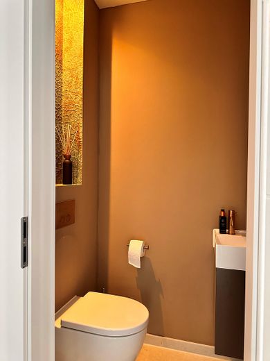 Exklusive Designvilla mit Panoramablick+Einliegerwohnung – Luxus, der Maßstäbe setzt – OG WC