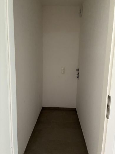 Schöne Neubauwohnung im Stadtzentrum – HWR