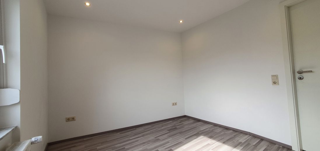 (AK5604) Modernizzato! Cucina componibile! Balcone! Garage! – Schlafen