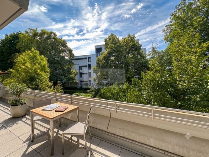 Preisattraktive Wohnung mit großem Südwest-Balkon, Garage und Gartennutzung – Foto 1