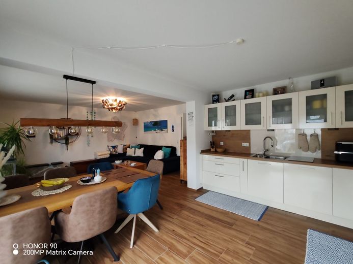 Schöne, helle 3-Zimmer Wohnung in Burgkirchen – Wohnküche
