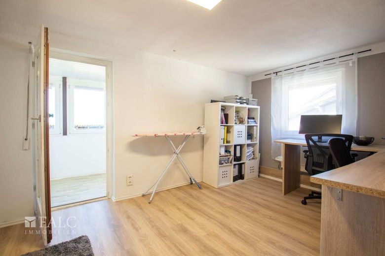 Kuschelnest mit Garten! – Büro