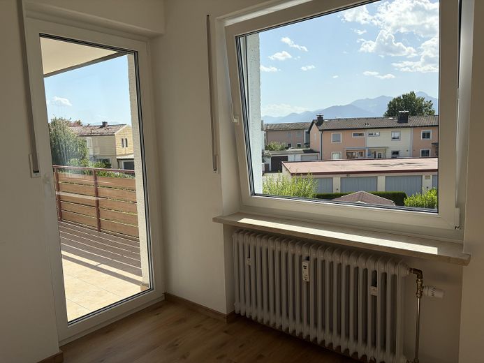Mooie, ruime 3-kamerwoning 90m² met zuidwestbalkon en droomuitzicht in Rosenheim-Pang – Kinderzimmer