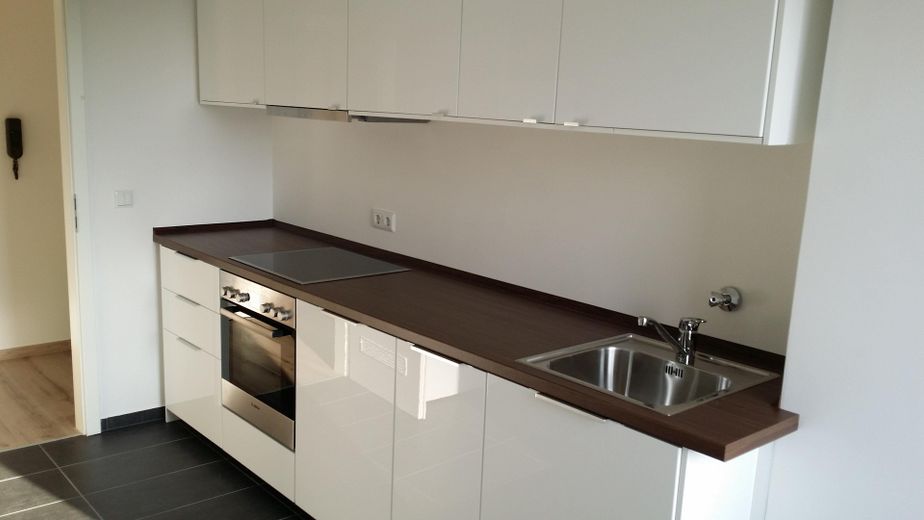Appartamento di 1 locale completamente ristrutturato con cucina abitabile aspetta il nuovo proprietario! – Küche1