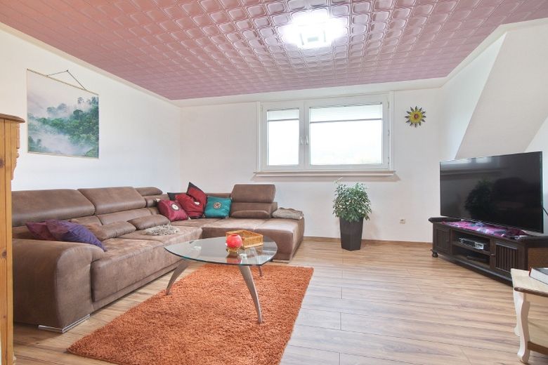Von Grün umgeben: Großzügige Wohnung mit Balkon am Tippelsberg und Naturschutzgebiet, kurze Fahrzeit zur City – 0d30c7e2e22b62f2c9a42a4ffd702cdfff86d0e2.jpg