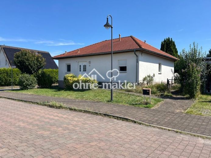 Geräumiger Bungalow mit ca. 194m² Gesamtfläche, Vollkeller und Garage – provisionsfrei – Foto 1