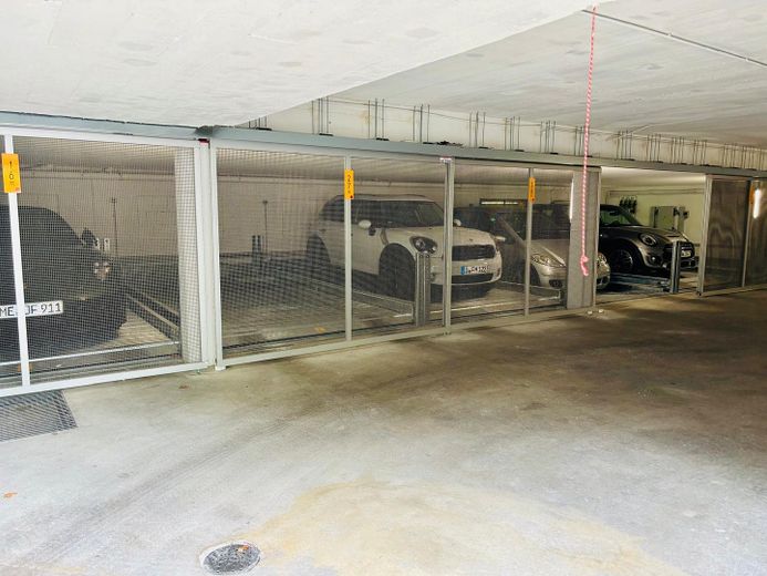Tolle Wohnung mit großem Balkon in Kaiserswerth – TG-Stellplatz