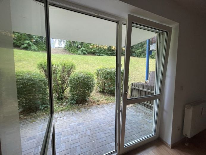 1-Raum Wohnung mit Balkon in Lengenfeld mit Stellplatz und Kellerabteil – Foto 1