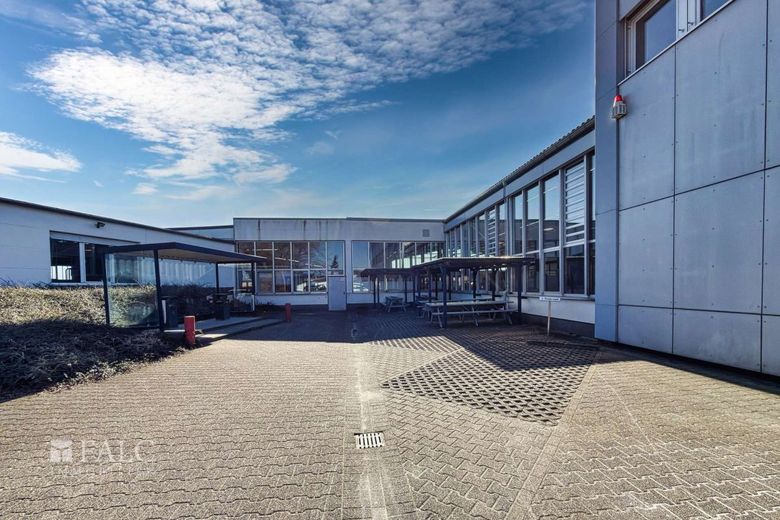 Gewerbeareal mit Logistikhallen, Gefahrgutlager und Entwicklungspotenzial – Außenbereich