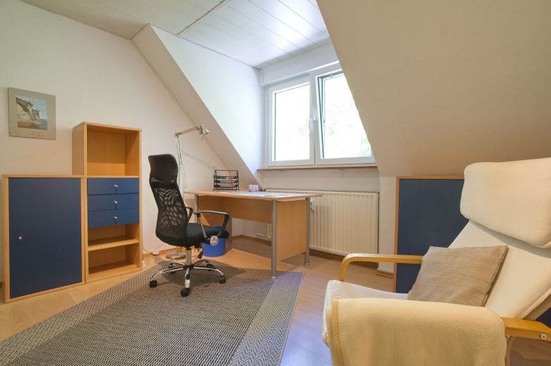 Hell, modern und freundlich möblierte Wohnung, Laufnähe zur Bahnstation (Regionalexpress, Bus), Direktverbindung zur Ruhr Universität – fa4ef803ddd4803be305bd5a8079dc86ec9b8d16.jpg