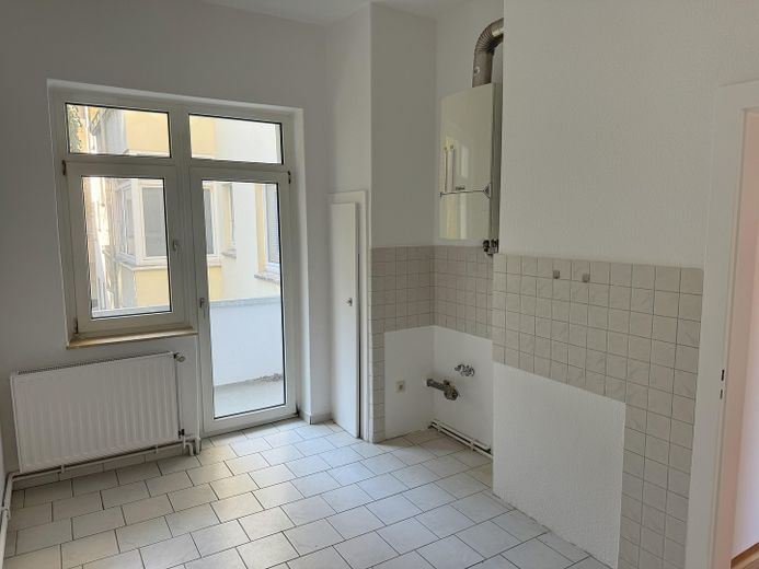 Luminoso e spazioso appartamento di 2 locali con cucina abitabile – Foto 4