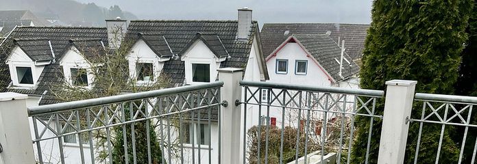 Balkon (Zugang v. Wohnzimmer) 