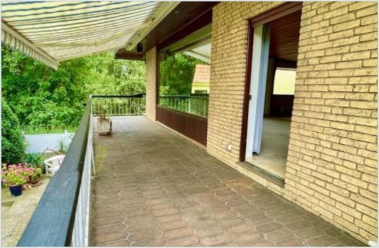 Architektoniczny klasyk z potencjałem w centralnej lokalizacji – Terrasse Erdgeschoss