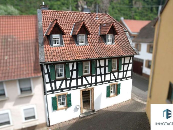 Besondere Kapitalanlage - Fachwerkhaus mit vier Einheiten Hof und Garagen in Bad Münster am Stein – फोटो 1