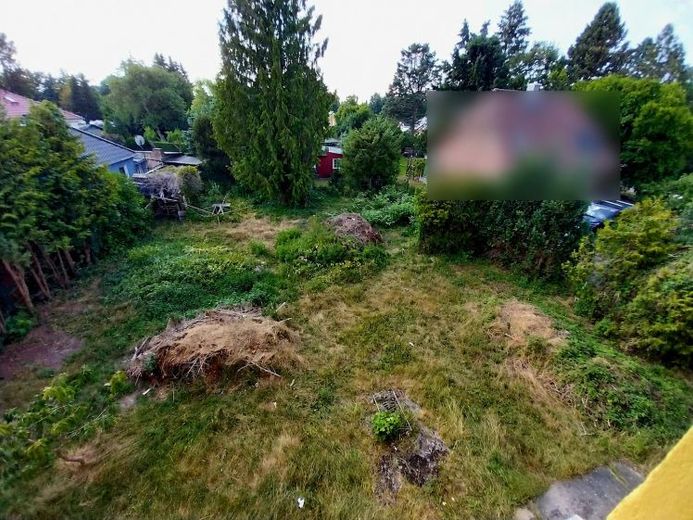 Mała działka budowlana w drugim szeregu – Zdjęcie 1