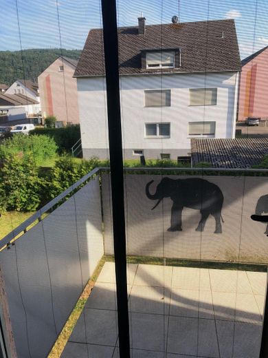 Balkon mit Blick in den Garten