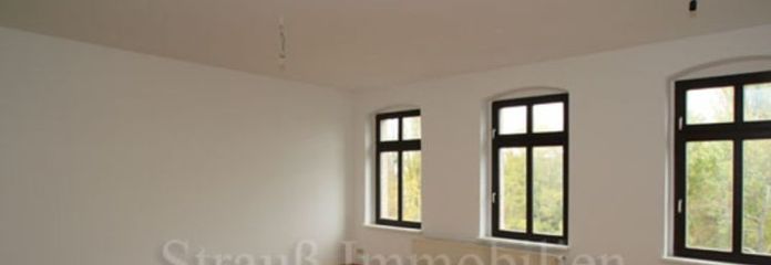 Ampio soggiorno....Laminato....Bagno con finestra