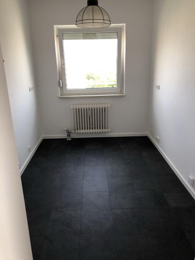 De particular - piso renovado de 3 habitaciones con balcón orientado al sur y vistas a las montañas – Foto 12