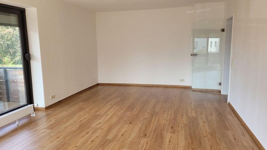 Güzel, aydınlık, yeni yenilenmiş 3 odalı daire – Wohnzimmer