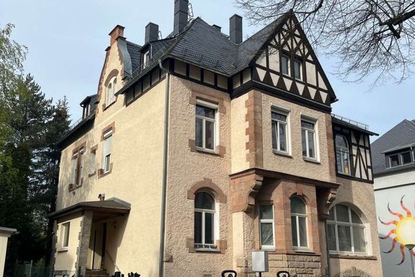 Villa cittadina dal fascino storico e con grande potenziale di ristrutturazione