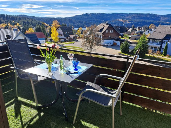 HAUS-SCHLUCHSEEBLICK: 3 Ferienwohnungen mit "Classic-Car-Ambiente" in Premiumlage (€ 1,1 Mio. +Inv.) – OG Wohnung Balkon