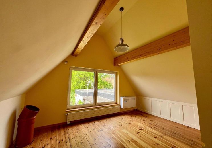 Vivre au centre sans stress de rénovation : maison individuelle compacte, grand jardin, garage XXL – Zimmer OG West