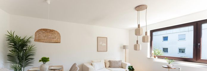 Erstbezug nach Kernsanierung: 4-Zimmer-Wohnung mit PV-Mieterstrom & TG-Stellplatz in S-Heumaden – Wohnzimmer
