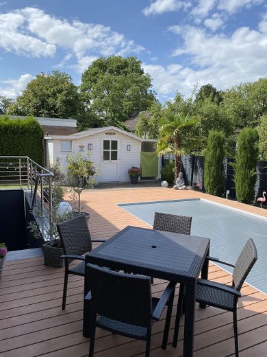 Vendita da privato - casa bifamiliare/casa multigenerazionale su terreno in diritto di superficie a Kaarst Mitte – Ansicht Pool geschlossen