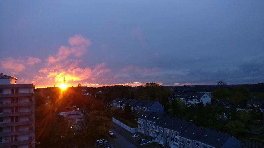 Lichtdurchflutete große Eigentumswohnung Wuppertal Elberfeld/Uellendahl mit Traum-Ausblick – Nachtblick