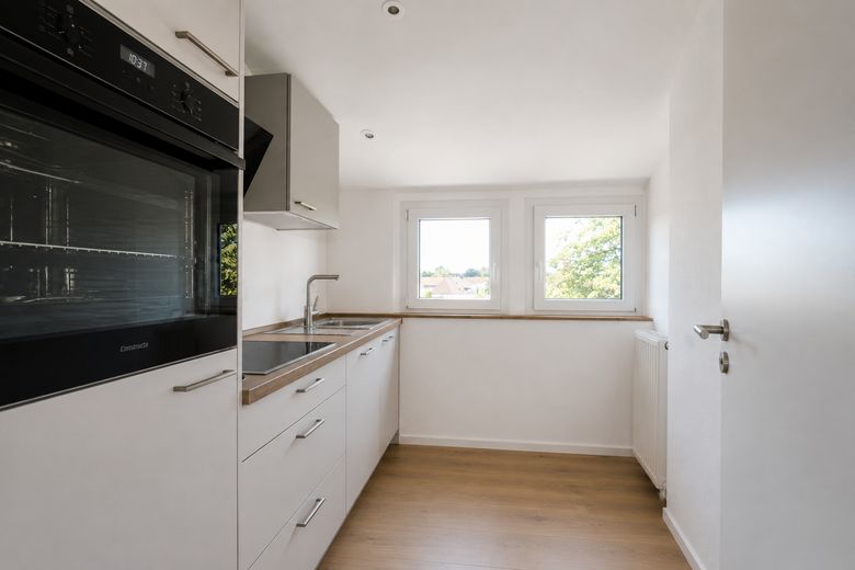 Piso de 2 habitaciones reformado con alta calidad | 47,5 m² | cocina nueva | sin comisión – Küche