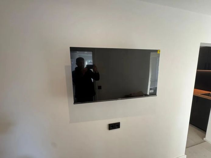 Großzügige 4er-WG – noch 3 Zimmer verfügbar - Pachemstraße 9 WE 4 / Zimmer 2 – TV