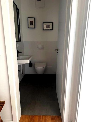 Modernes Neubau-Apartment mit großzügigem Balkon / Berlin-Stralau – Gäste-WC