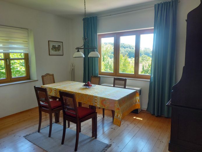 Beautiful single-family house with a very large garden – Wohnzimmer