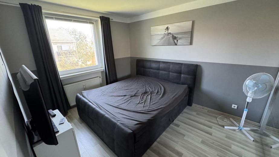 Einfach einziehen: Top-Sanierte Eigentumswohnung in Alt-Vinnhorst – Schlafzimmer