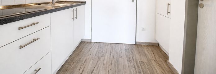 Paderborn şehir merkezinde yatırım fırsatı – Teras, mutfak ve park yeri bulunan 1 odalı daire – Küche