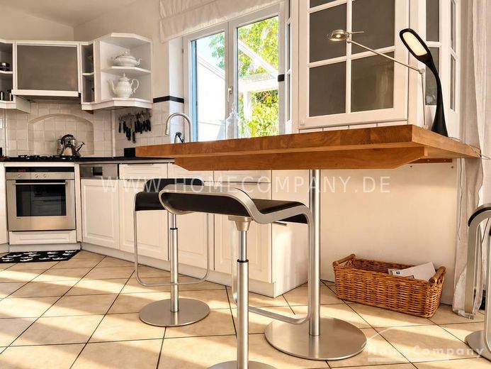 Voll möbliertes 6-Zimmer-Haus mit schönem Garten – d6ac0f7a58aa397f9e88da83a89644f4daeb6a13.jpg