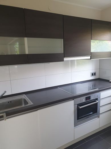 Charmantes 1-Zimmer-Apartment in zentraler Lage von Bad Vilbel – Einbauküche