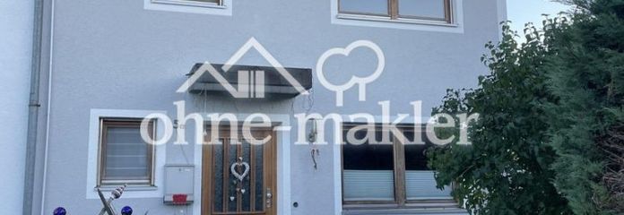 Charmante Doppelhaushälfte mit großem Eckgrundstück, 3 Garagen, Ausbaupotenzial in Isen