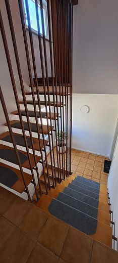 Świeżo wyremontowane/odnowione 3-pokojowe mieszkanie w Gaggenau-Ottenau – Treppenhaus 